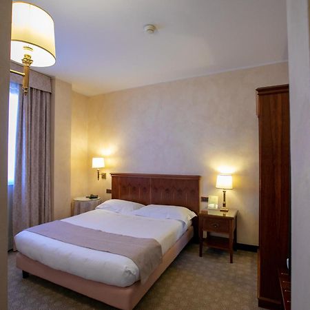 Scia' On Martin Hotel Buscate Ngoại thất bức ảnh