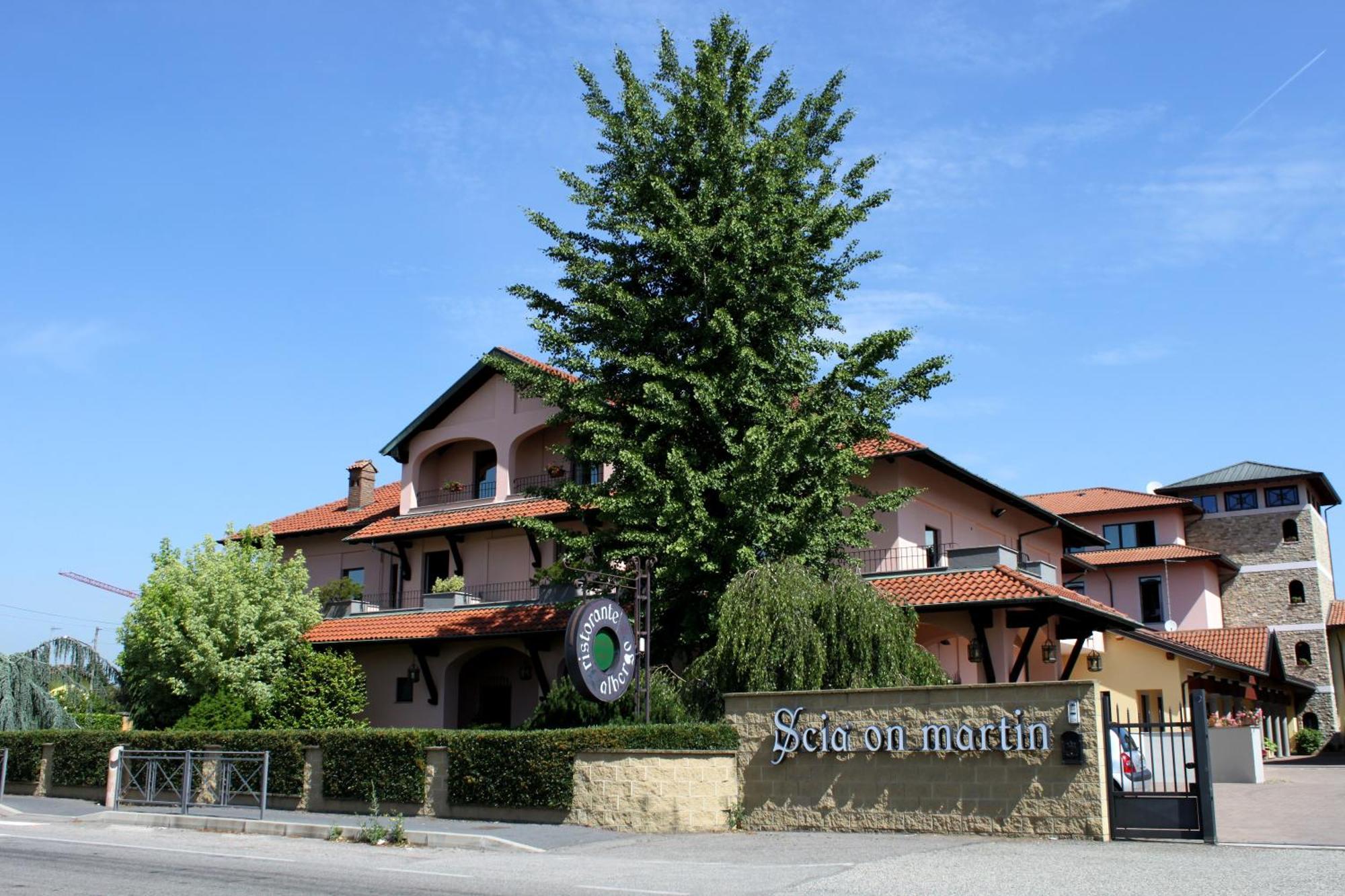 Scia' On Martin Hotel Buscate Ngoại thất bức ảnh