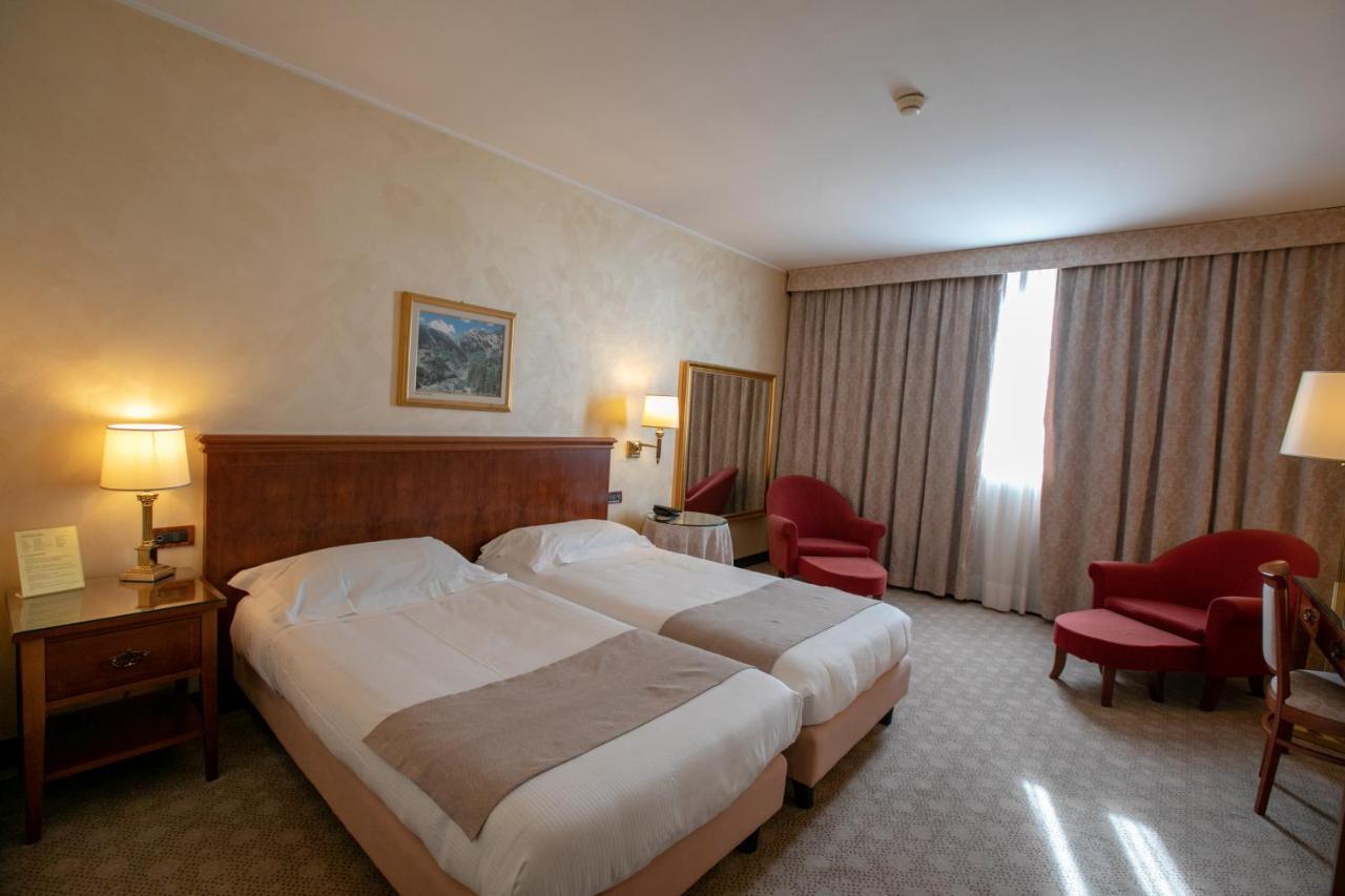 Scia' On Martin Hotel Buscate Ngoại thất bức ảnh