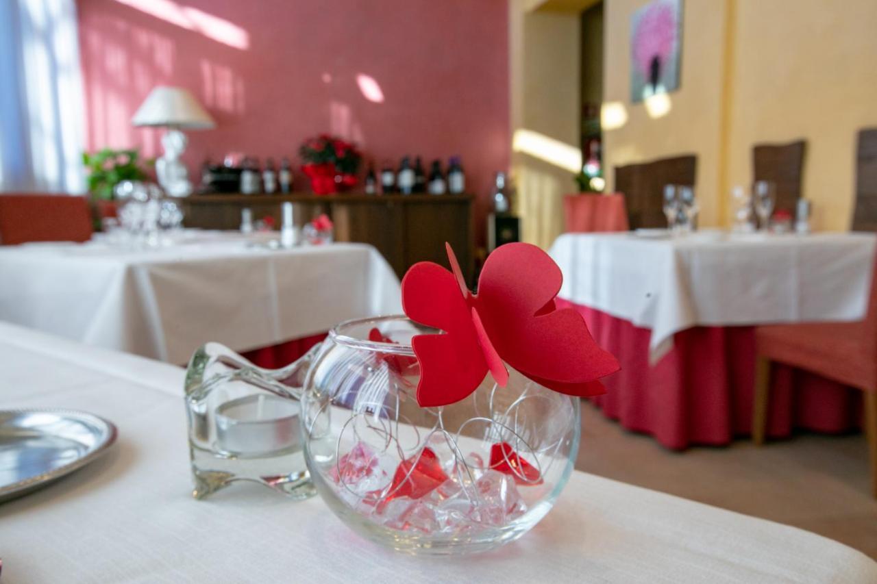 Scia' On Martin Hotel Buscate Ngoại thất bức ảnh