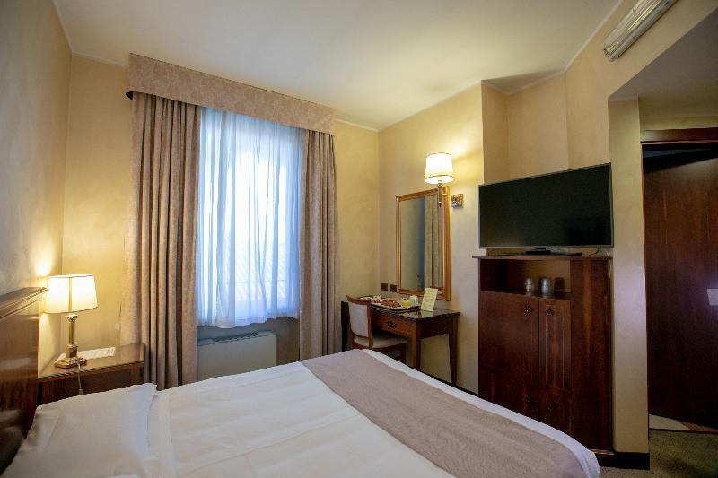 Scia' On Martin Hotel Buscate Ngoại thất bức ảnh
