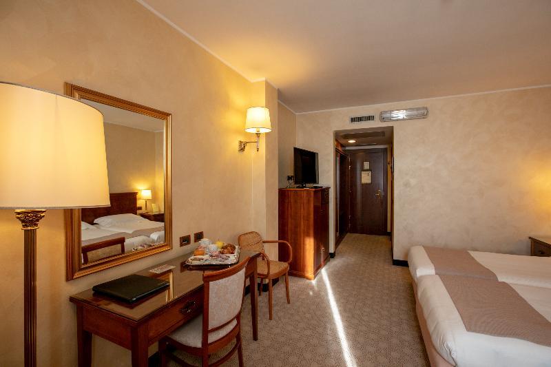 Scia' On Martin Hotel Buscate Ngoại thất bức ảnh