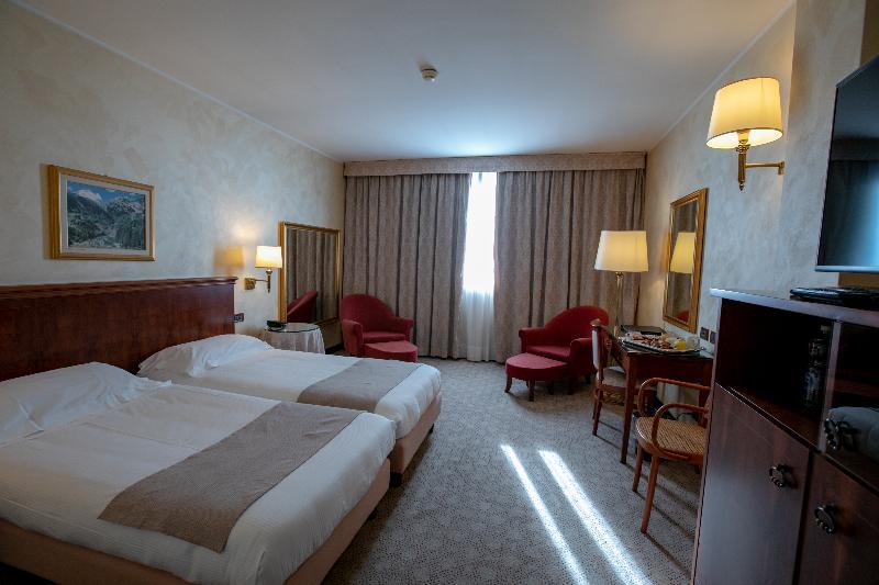 Scia' On Martin Hotel Buscate Ngoại thất bức ảnh