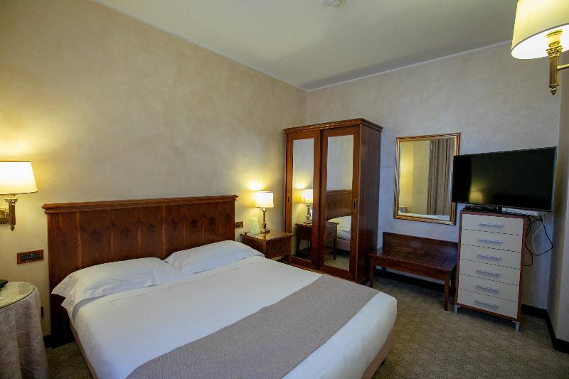 Scia' On Martin Hotel Buscate Ngoại thất bức ảnh